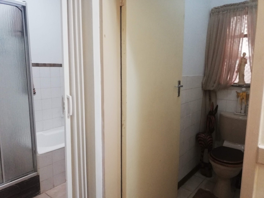 To Let 3 Bedroom Property for Rent in Flamwood North West